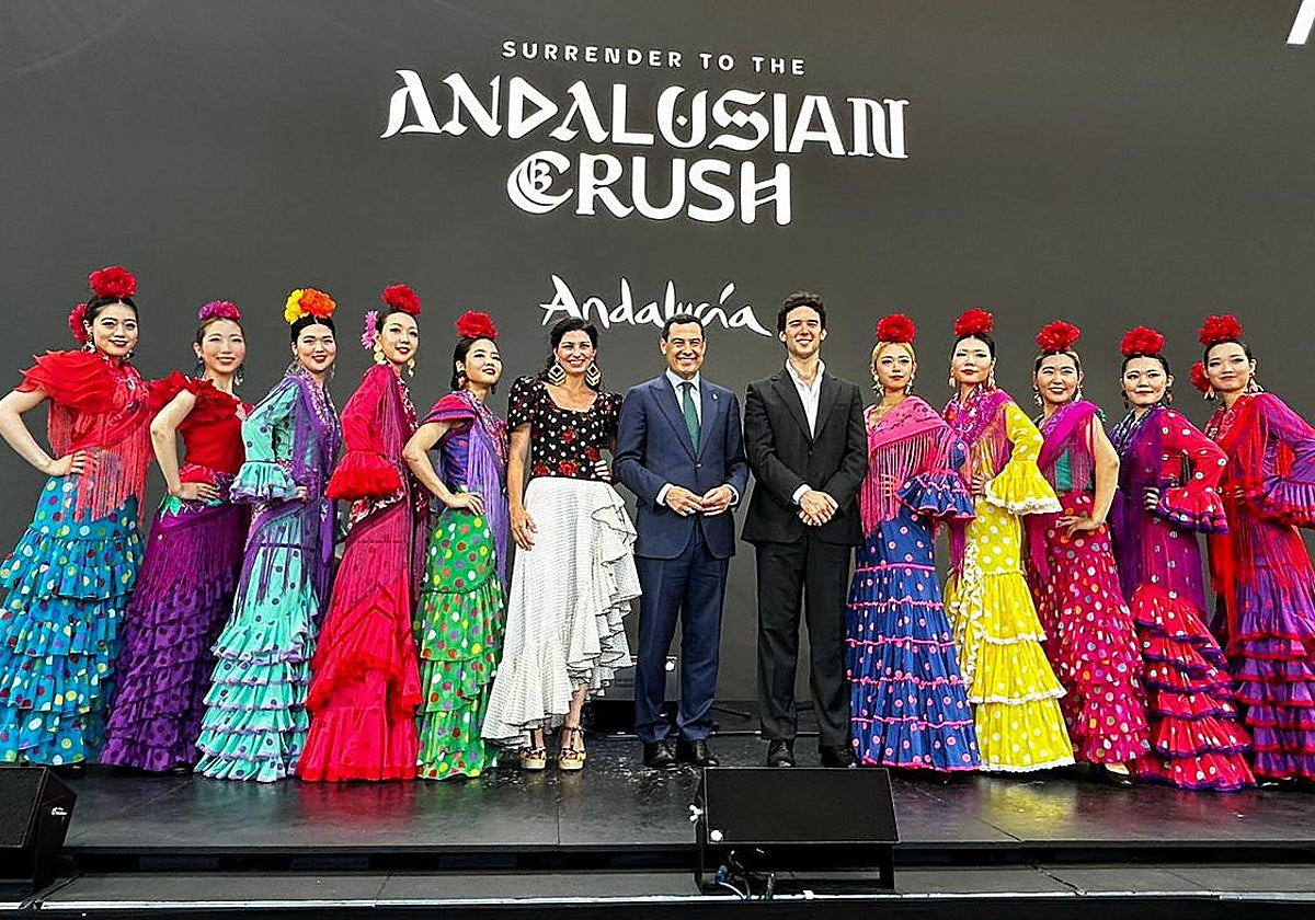 Rocío Peralta, Juanma Moreno y José Luis Pérez-Vera