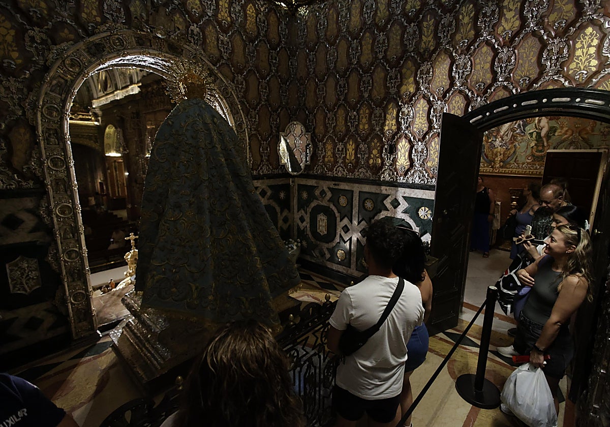 La Macarena en su camarín