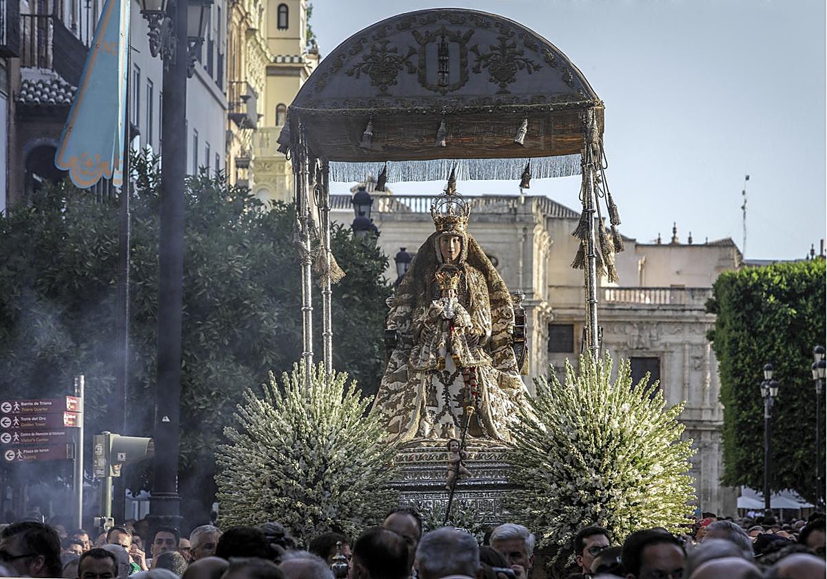 La Virgen de los Reyes en la mañana del 15 de agosto