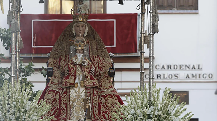 La Virgen de los Reyes, patrona de Sevilla, durante su procesión el 15 de agosto de 2024