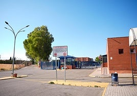 Agreden a un funcionario de la cárcel de Sevilla tras intentar mediar en un conflicto por una deuda entre reclusos