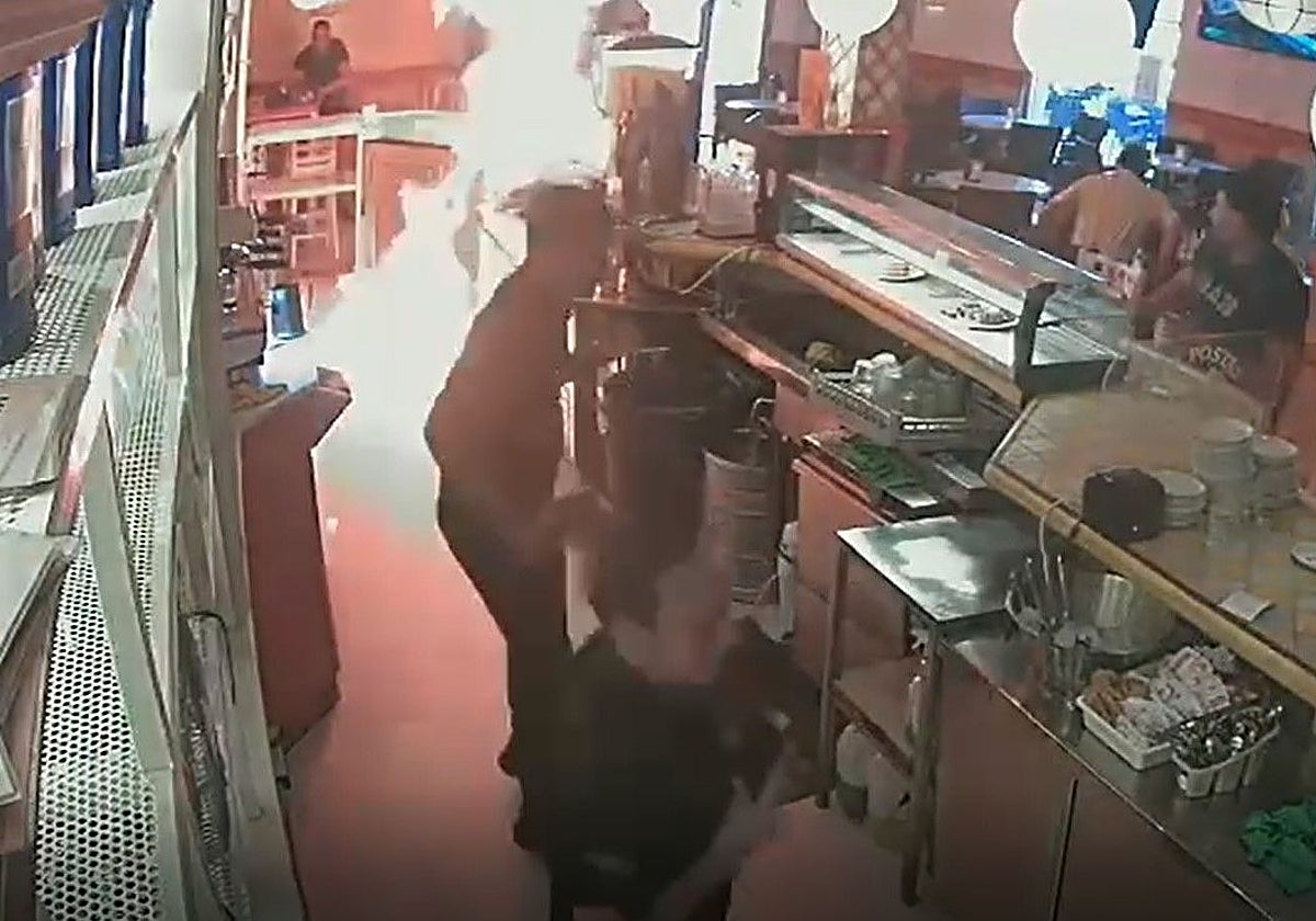 Deflagración en la cafetería Las Postas de Los Palacios