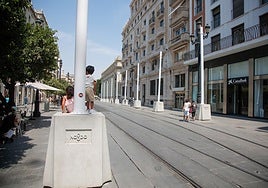 Los toldos de la Avenida de la Constitución llegan el 23 de agosto tras casi dos meses de retraso