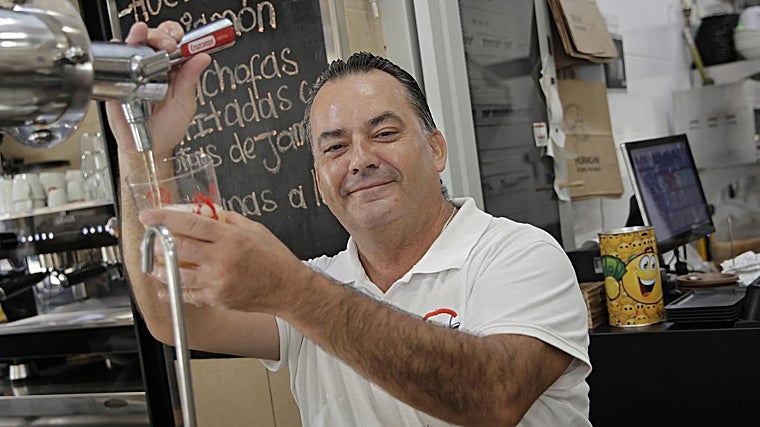 Jorge López, trabajador de la cervecería Huracán