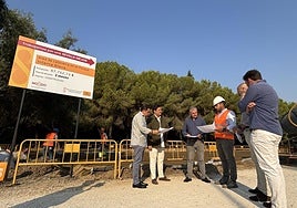 El Ayuntamiento de Sevilla invierte 400.000 euros en mejorar la iluminación y crear una zona de calistenia en el parque Infanta Elena