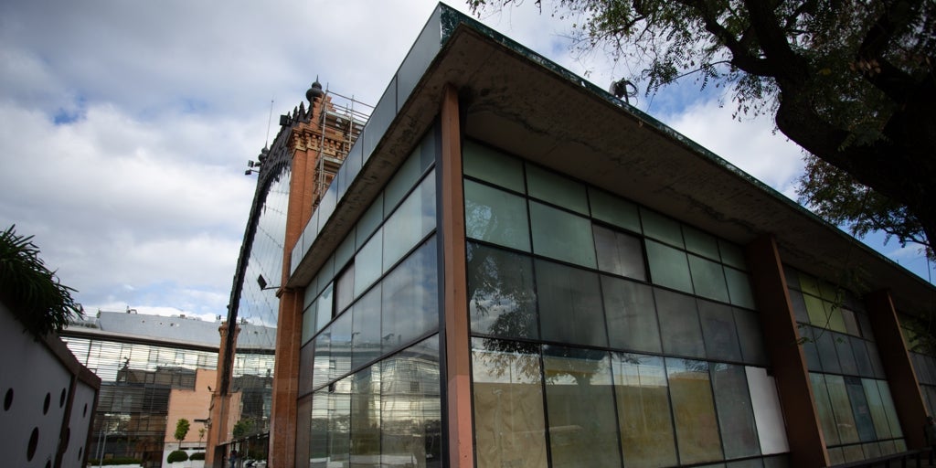 José Luis Sanz vuelve a pedir a Adif que le ceda la titularidad del centro comercial Plaza de Armas