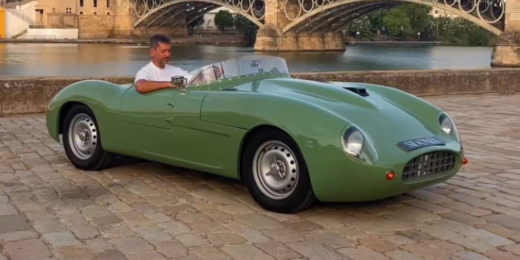 El coche 'artesanal' de los años 50 que venden en Sevilla: «Parece de las carreras de Le Mans»