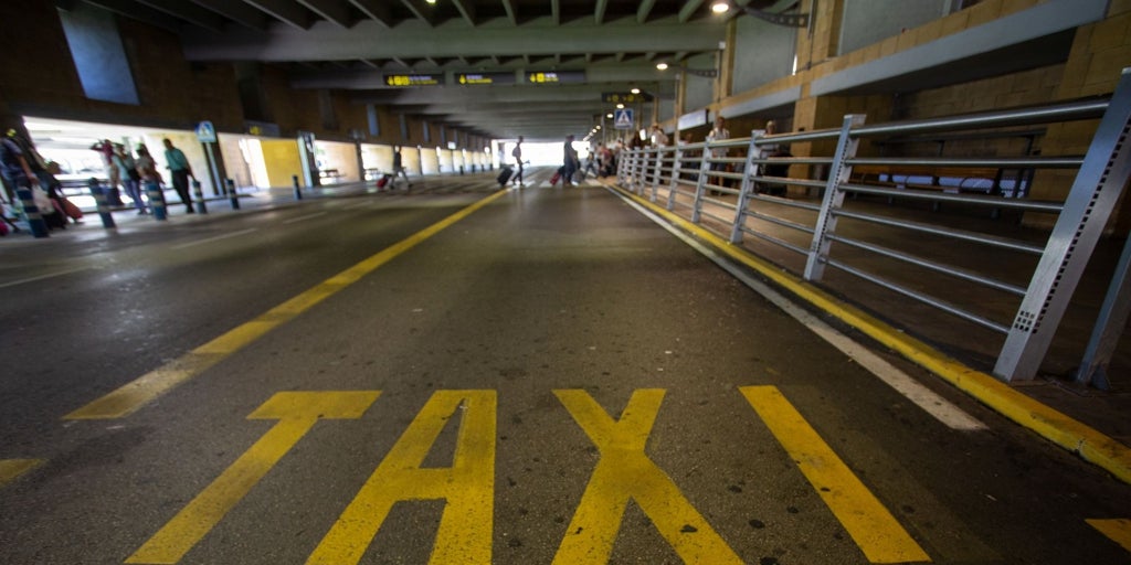 Cambios en el turno rotatorio del taxi en el aeropuerto tras las vacaciones