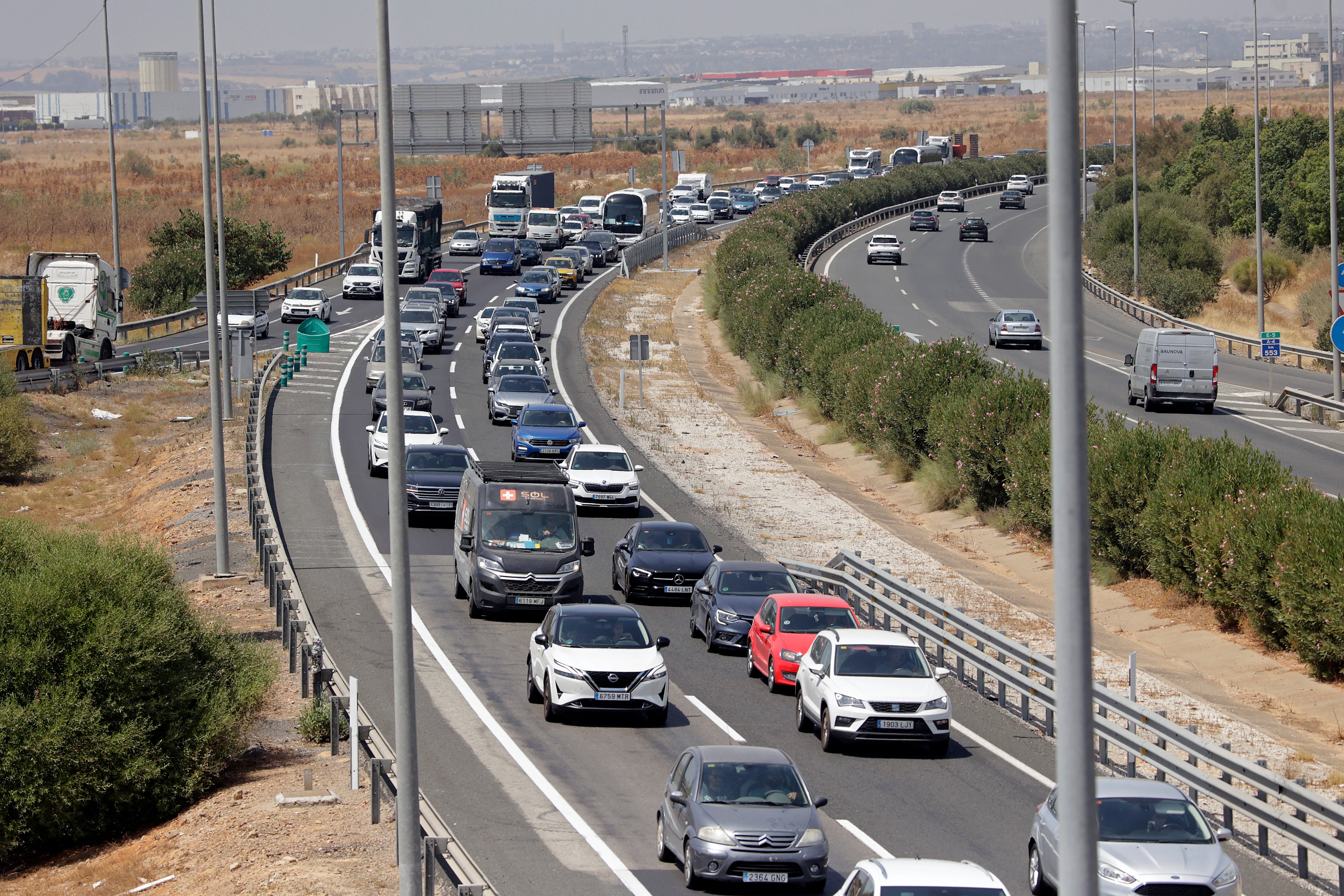 Arranca hoy la vuelta de vacaciones en Andalucía: estas son las horas y carreteras con más tráfico