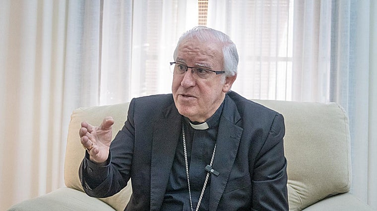 El arzobispo de Sevilla, José Ángel Saiz Meneses