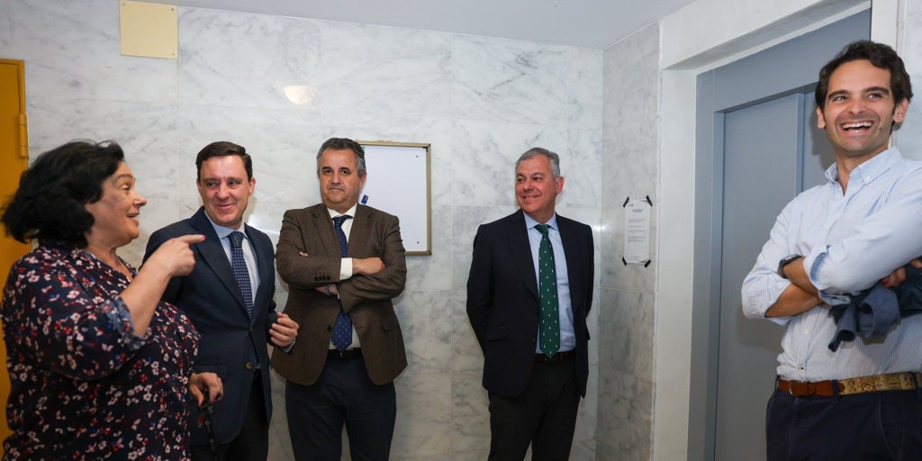 El Ayuntamiento invertirá otros 4,8 millones en poner ascensores en más pisos cárcel