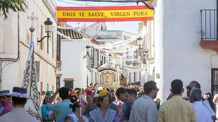 Un siglo de fe y devoción: Carmona une generaciones en la romería del centenario de la Virgen de Gracia