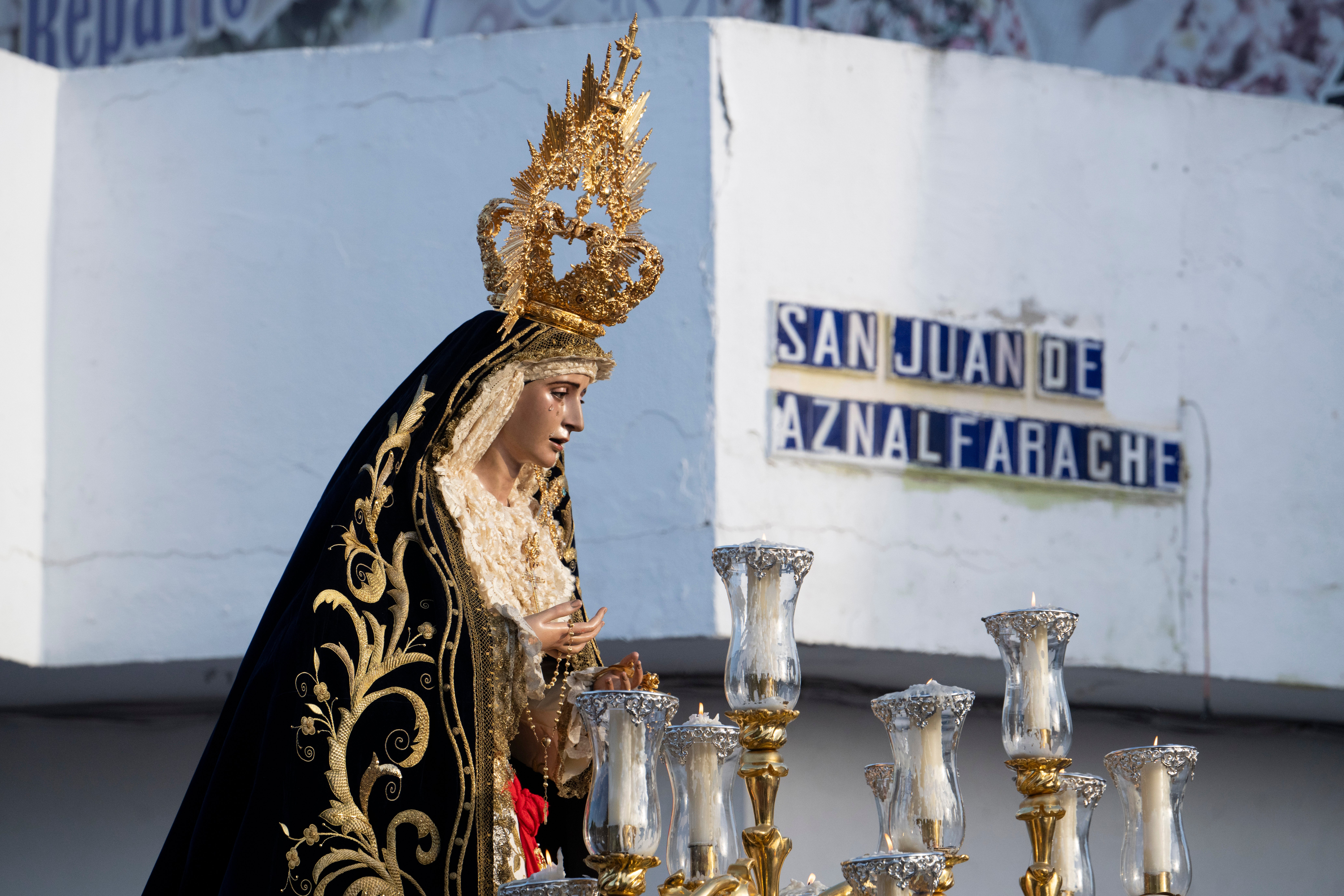 El rosario de la aurora de la Virgen de los Dolores del Cerro, en imágenes