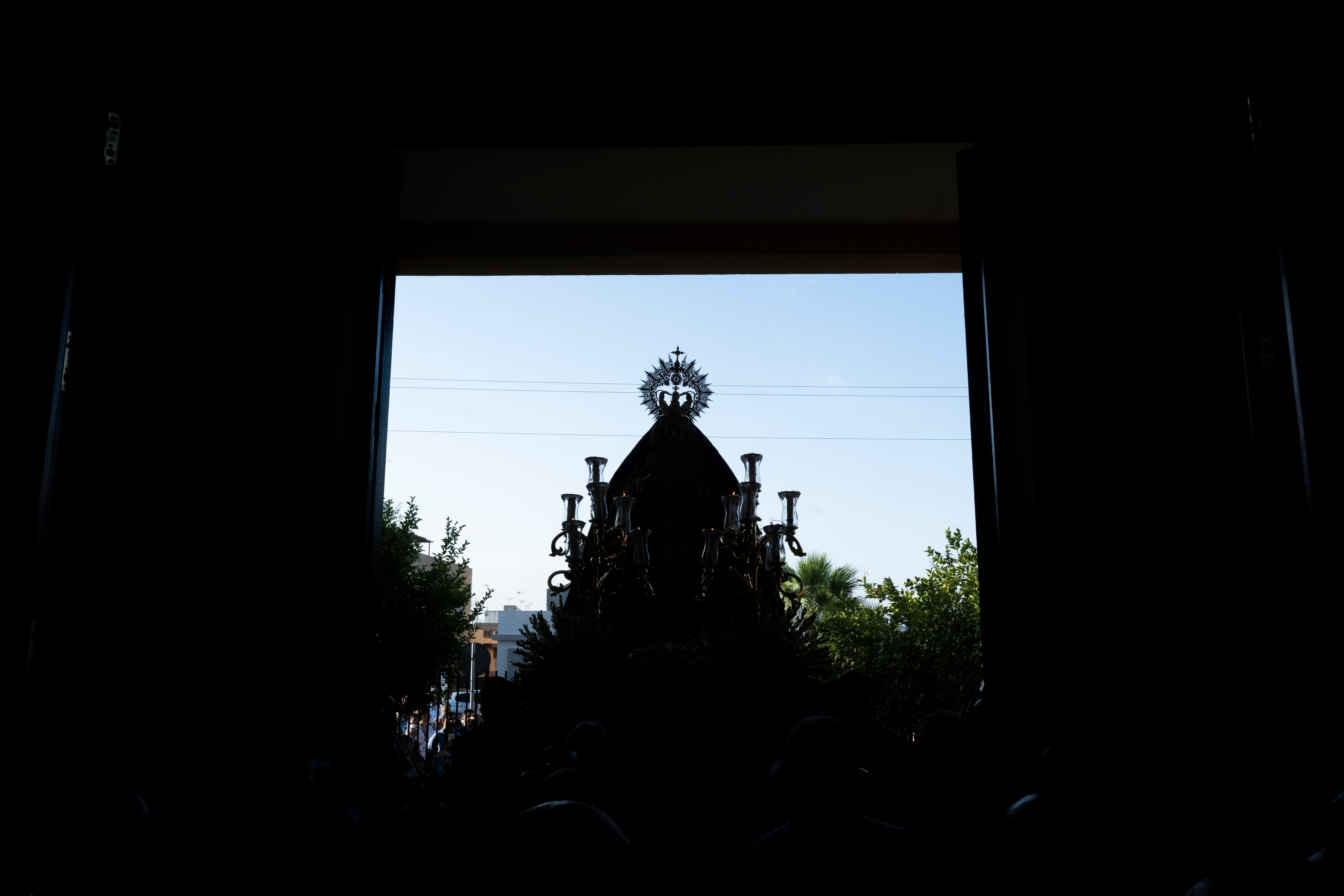 El rosario de la aurora de la Virgen de los Dolores del Cerro, en imágenes