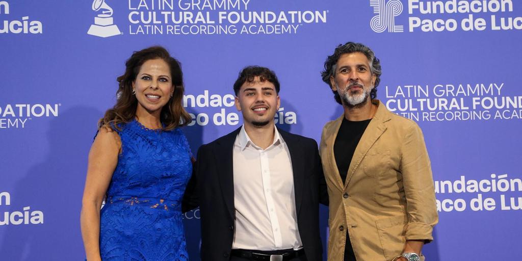 Marcos Gago, la promesa del flamenco que dejó el balón por la guitarra y que ha hecho historia en los Grammy
