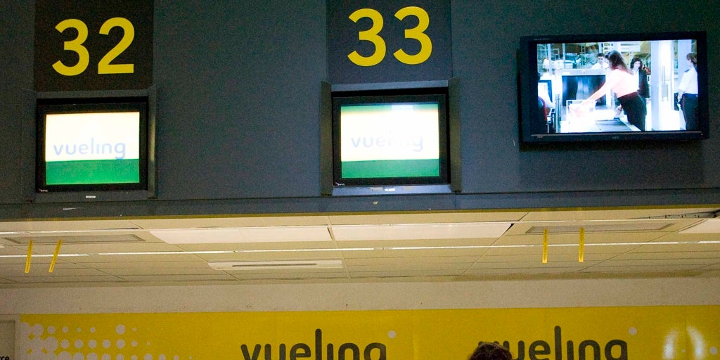 Vueling cubrirá el espacio de Ryanair con vuelos a Tenerife Norte y Santiago desde Sevilla y Málaga