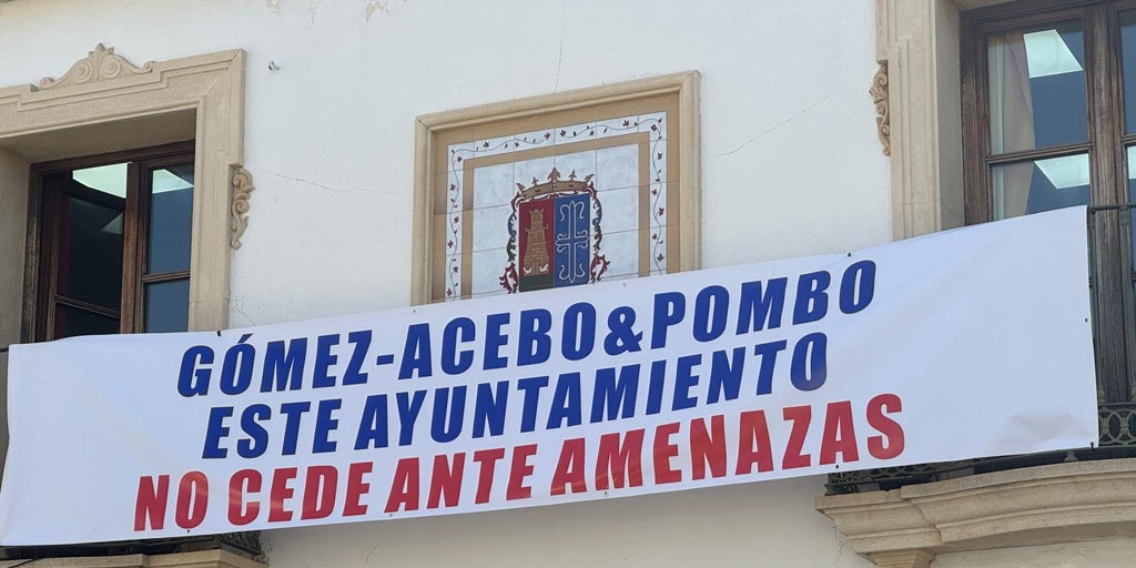El alcalde de Burguillos acude a los tribunales para evitar las millonarias sanciones que pide el fondo buitre