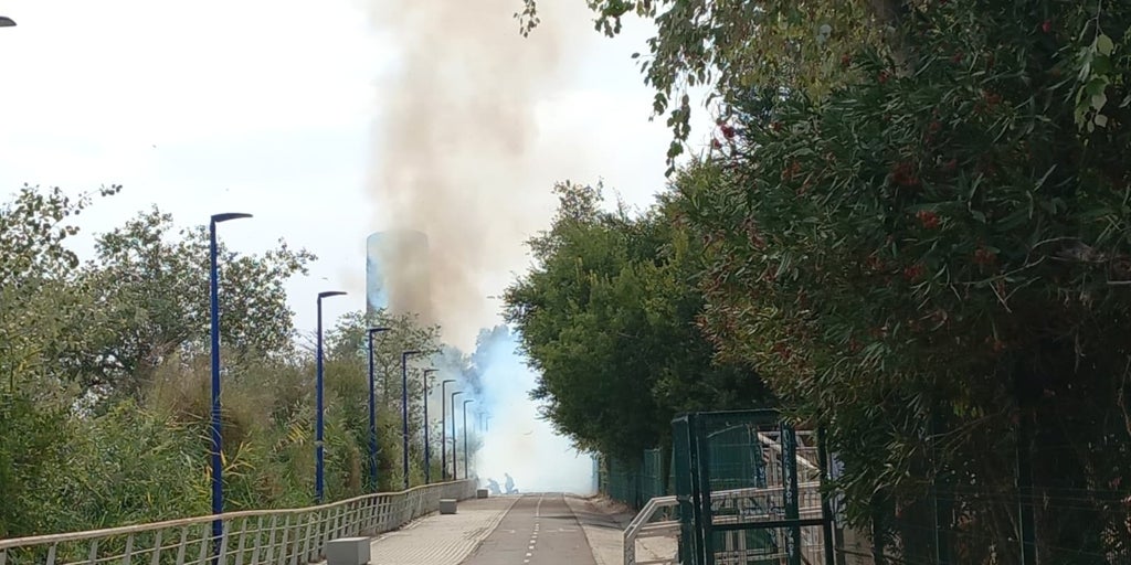 Segundo incendio en dos días al lado del Auditorio Rocío Jurado de Sevilla