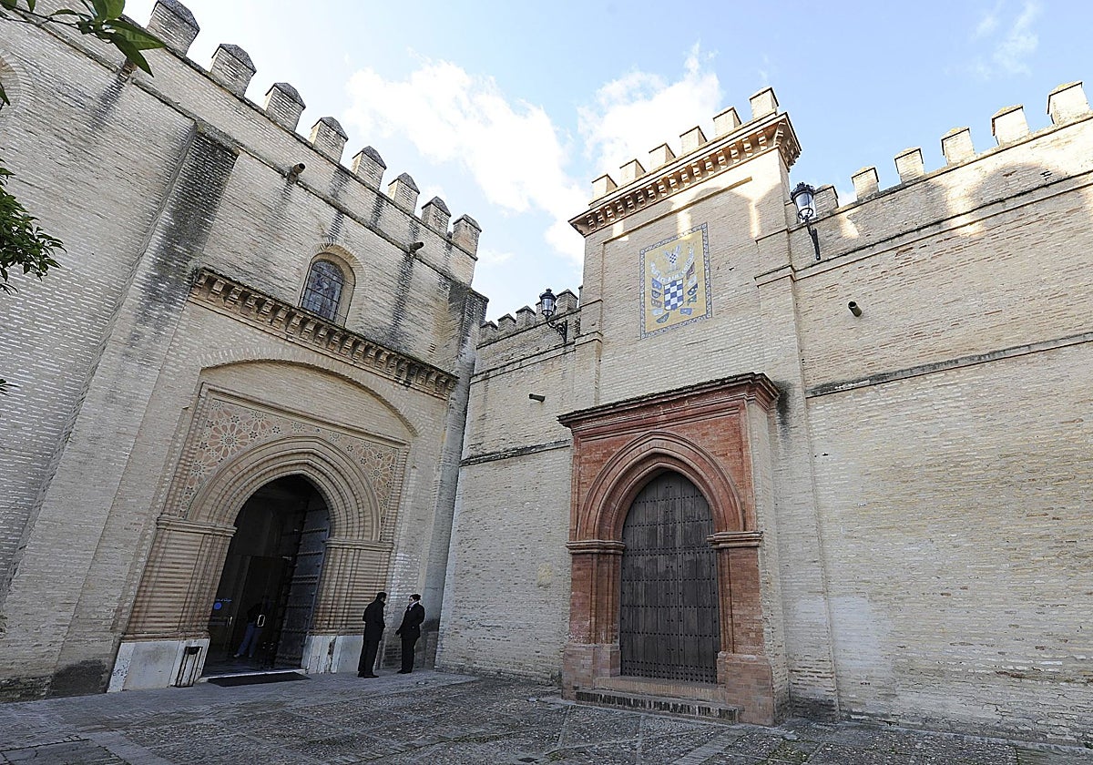 Fachada principal del monasterio de San Isidoro del Campo