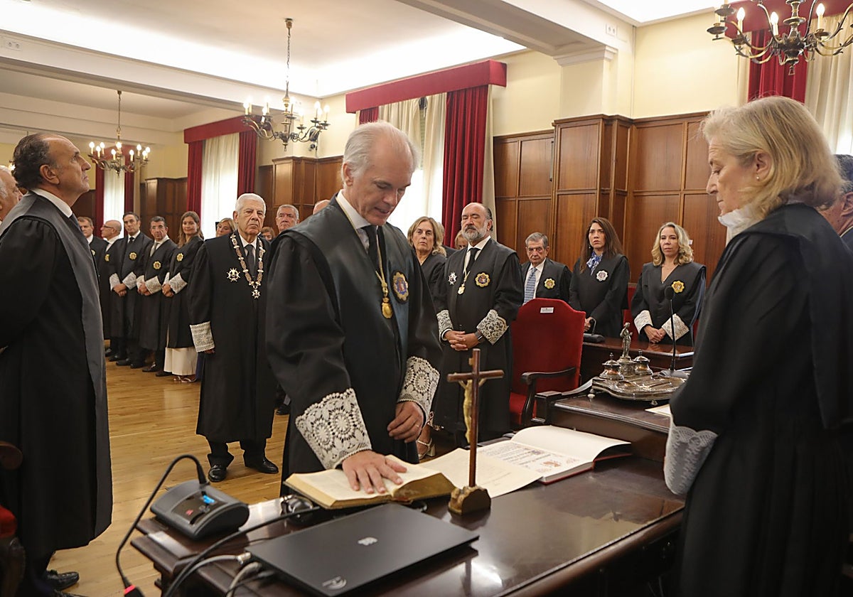 Álvaro Martín ha jurado este viernes su cargo como presidente de la Audiencia de Sevilla