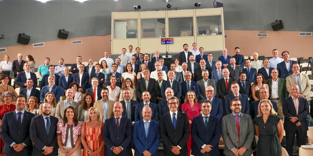La industria andaluza moviliza una inversión de 1.400 millones en la región con casi 300 proyectos