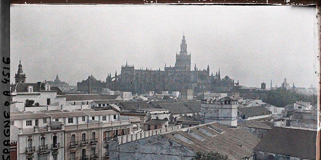 Las primeras imágenes a color de Sevilla se exponen en París hasta octubre