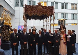La exposición de arte sacro sevillano en el Parlamento Europeo arranca con la promesa de una denominación de origen