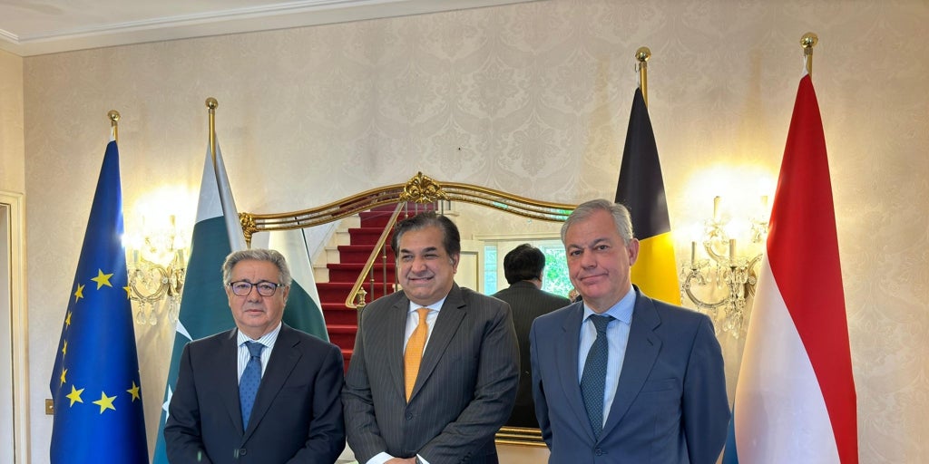 José Luis Sanz se reúne con el embajador de Pakistán ante la UE por la polémica de los bordados