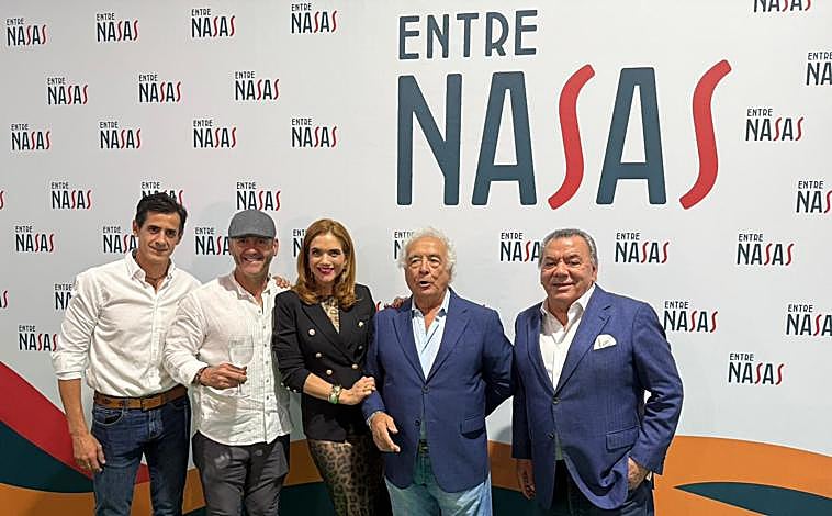 Imagen principal - Caras conocidas en el evento