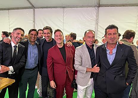 Imagen secundaria 1 - Caras conocidas en el evento