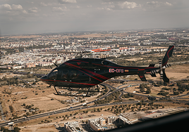 Los vuelos turísticos en helicóptero llegan a Sevilla: estos son los horarios y los precios para descubrir la ciudad desde las alturas