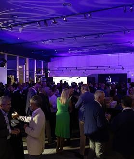 Imagen secundaria 2 - Avisa inaugura sus nuevas instalaciones en Sevilla y presenta en exclusiva el Audi Q3 e-Hybrid Launch edition