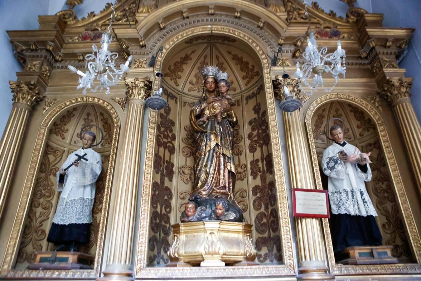 En imágenes, Los Javieres abre la iglesia de los jesuitas a Sevilla