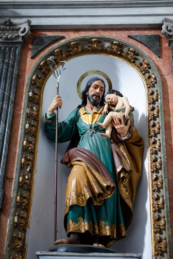 En imágenes, Los Javieres abre la iglesia de los jesuitas a Sevilla