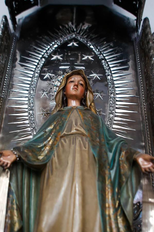 En imágenes, Los Javieres abre la iglesia de los jesuitas a Sevilla