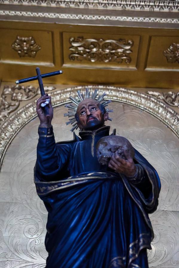 En imágenes, Los Javieres abre la iglesia de los jesuitas a Sevilla