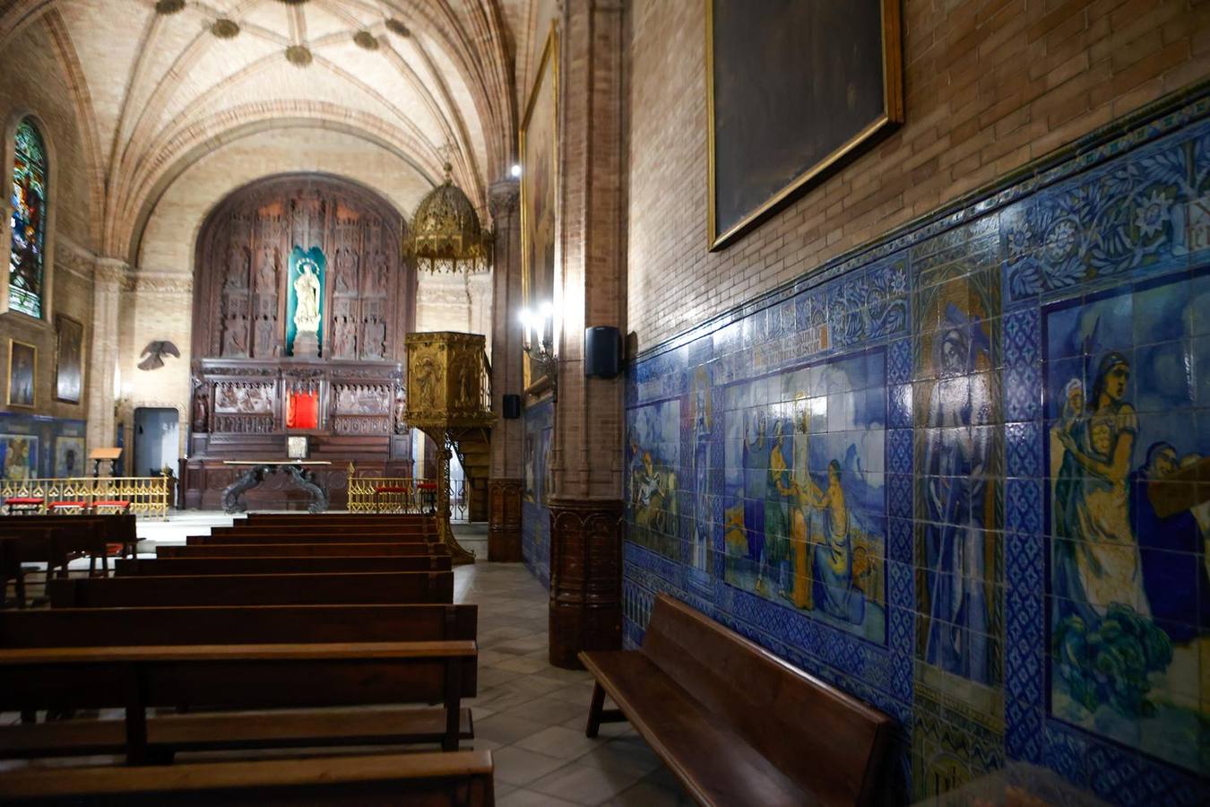 En imágenes, Los Javieres abre la iglesia de los jesuitas a Sevilla