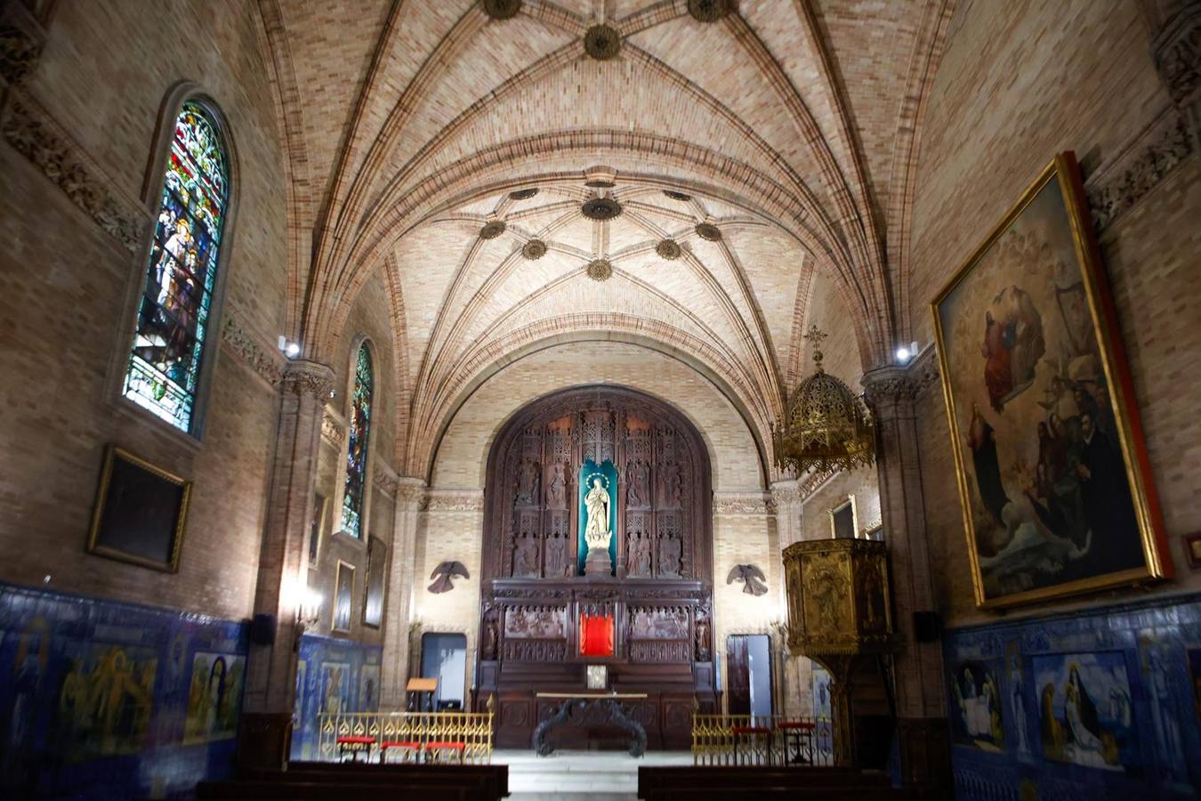 En imágenes, Los Javieres abre la iglesia de los jesuitas a Sevilla