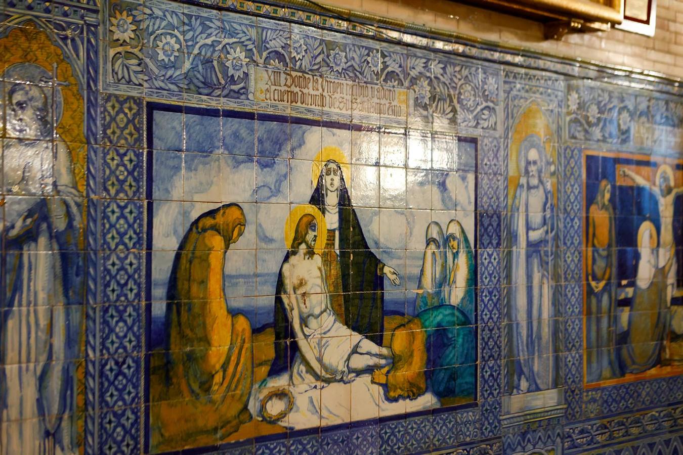 En imágenes, Los Javieres abre la iglesia de los jesuitas a Sevilla