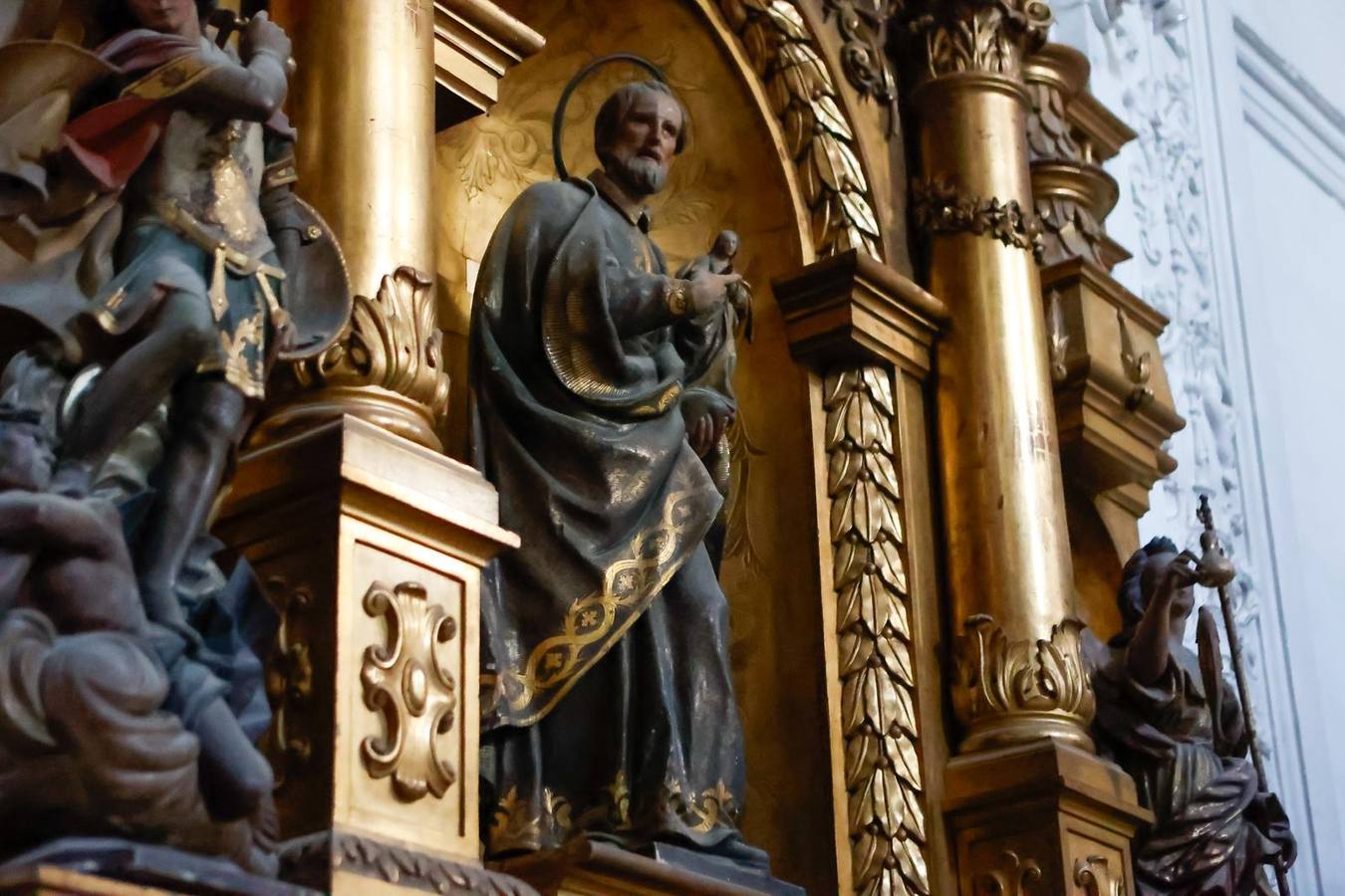 En imágenes, Los Javieres abre la iglesia de los jesuitas a Sevilla