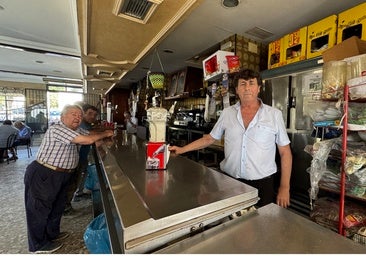 La última peseta de Arahal cierra después de 63 años atendiendo a «trabajadores»