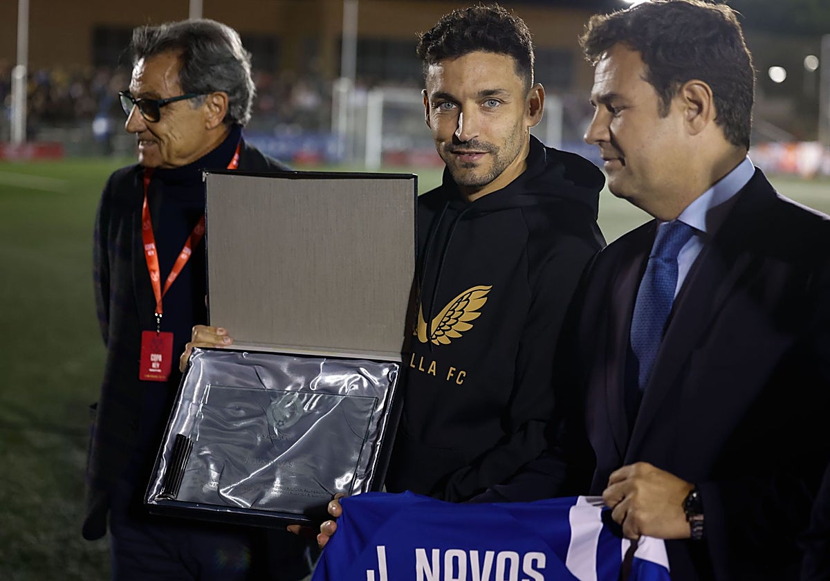 Jesús Navas en un homenaje previo a su retirada
