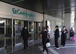 El Corte Inglés busca empleados en Sevilla para la campaña de Navidad