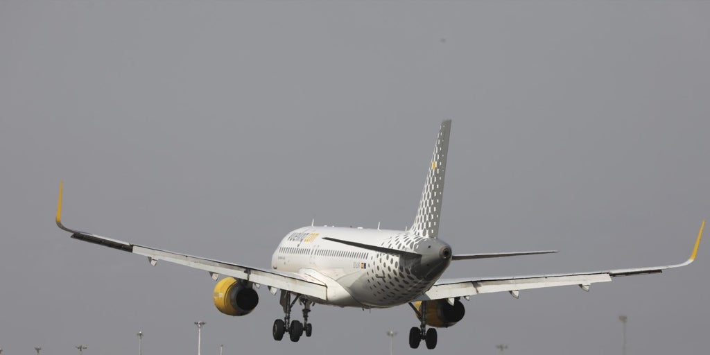 El aeropuerto de Sevilla insonorizará 195 viviendas en sus proximidades
