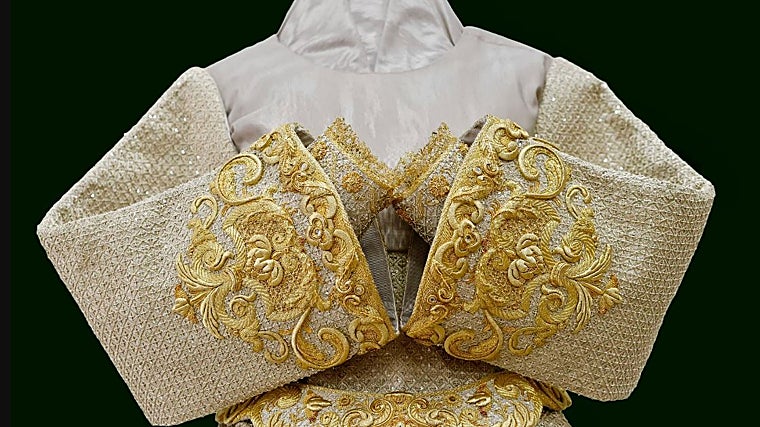 La nueva saya de la Esperanza de Triana