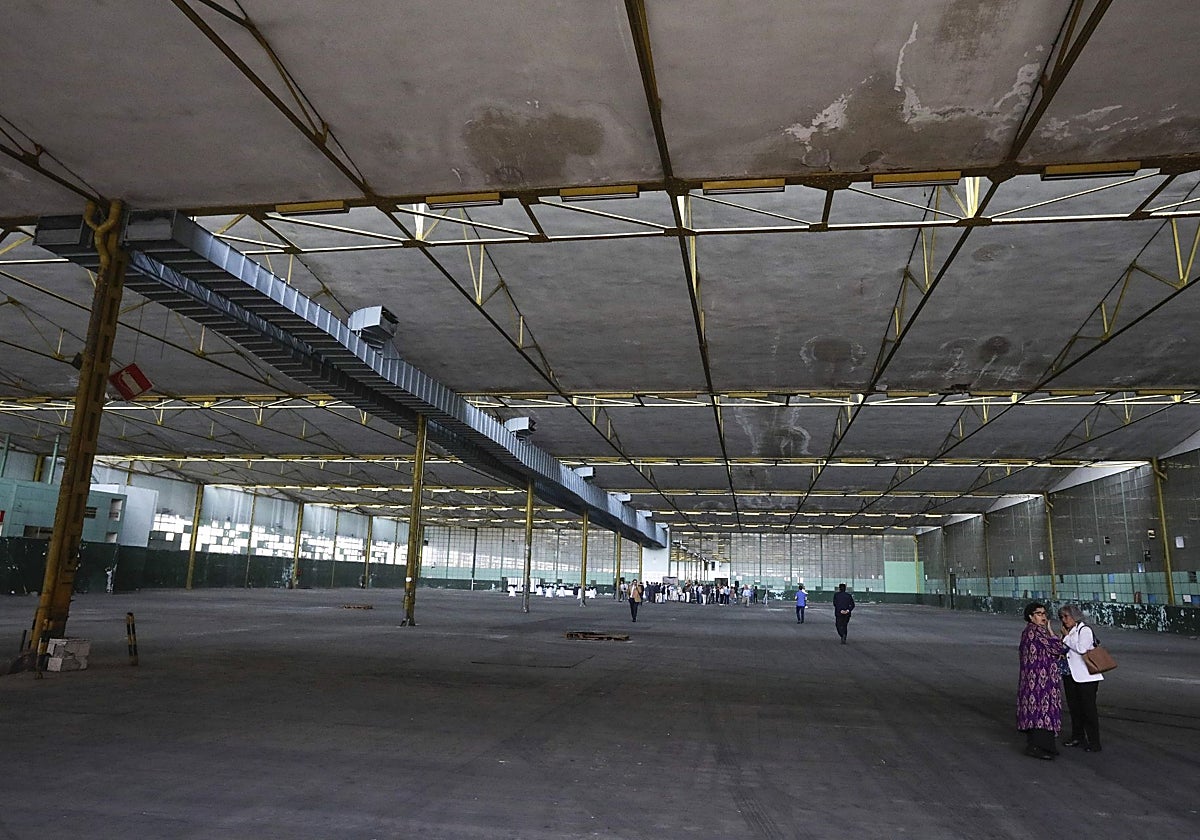 Interior de las naves de Hytasal