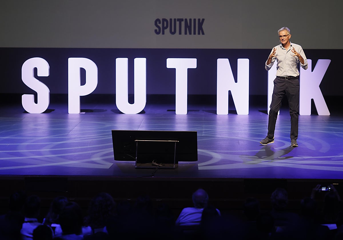 Juan Martínez Barea durante la apertura de la VI edición de Sputnik