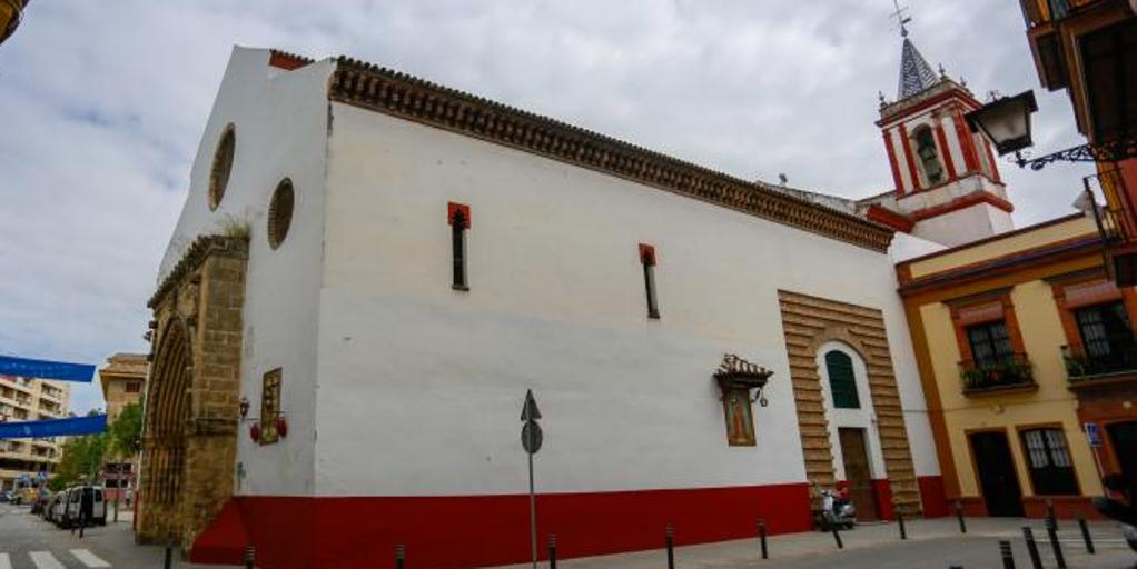 San Julián proyecta dejar la fachada de la parroquia en ladrillo visto, como la de Omnium Sanctorum