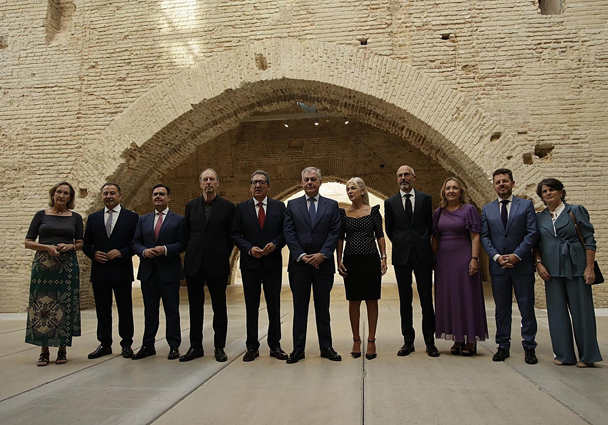 Las autoridades presentes este jueves en la visita a las Reales Atarazanas de Sevilla