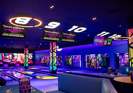 Una bolera, un parque de saltos y una zona de billares: así es el nuevo salón de ocio de Entre Núcleos